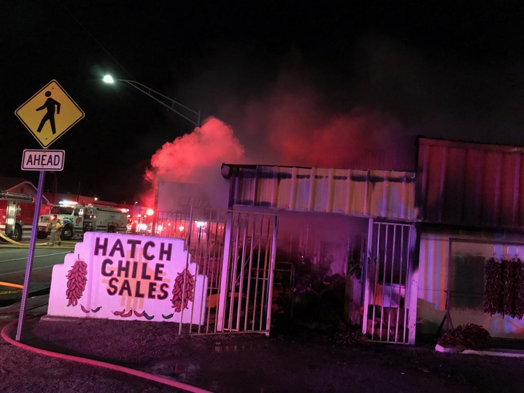 Incendio destruye edificio en Hatch