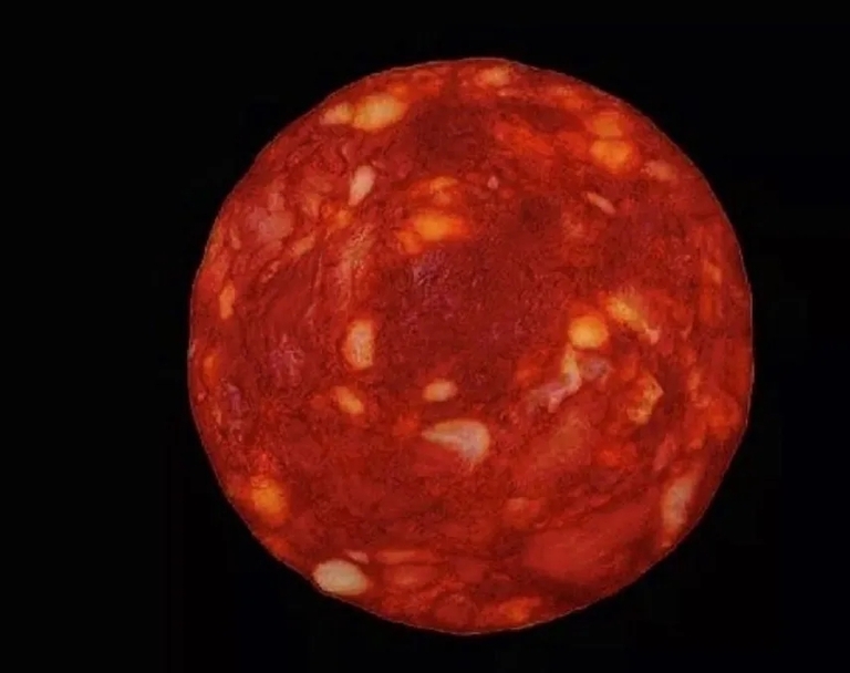 Insolito: Subió foto de una rodaja de salami creyendo que era una estrella Insolito: Subió foto de una rodaja de salami creyendo que era una estrella